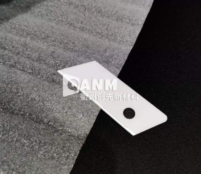 Zirconia ceramic blade with perforated parallelogram customized for bubble film cutting, exquisite, wear-resistant and durable - Image 3
