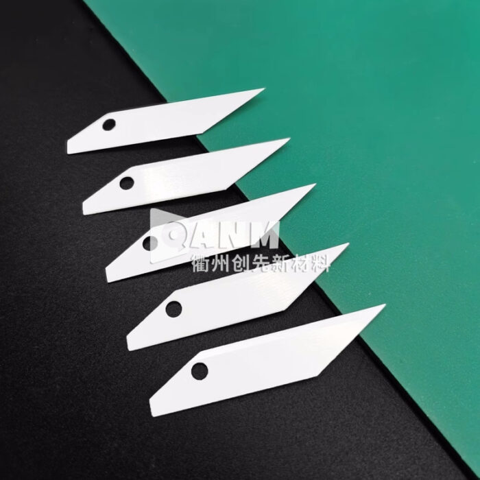 Zirconia ceramic cutting inflator blade, air column bag special blade, durable with holes, factory direct sales - Image 3